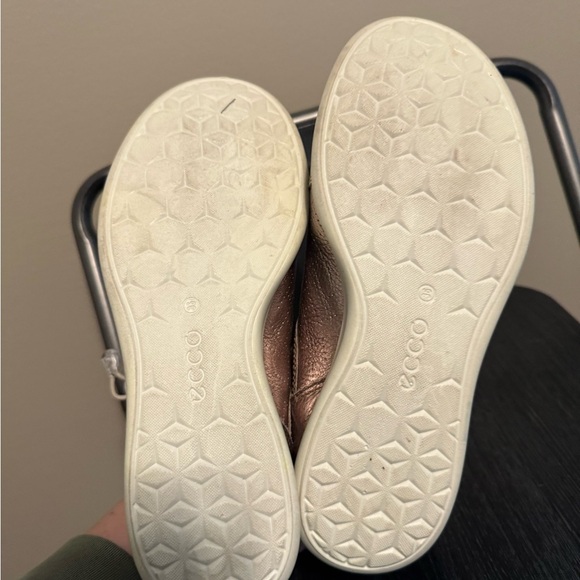 ECCO Women's Sense Toggle Fashion Sneaker, Rose Gold Sz 5 - Picture 15 of 15